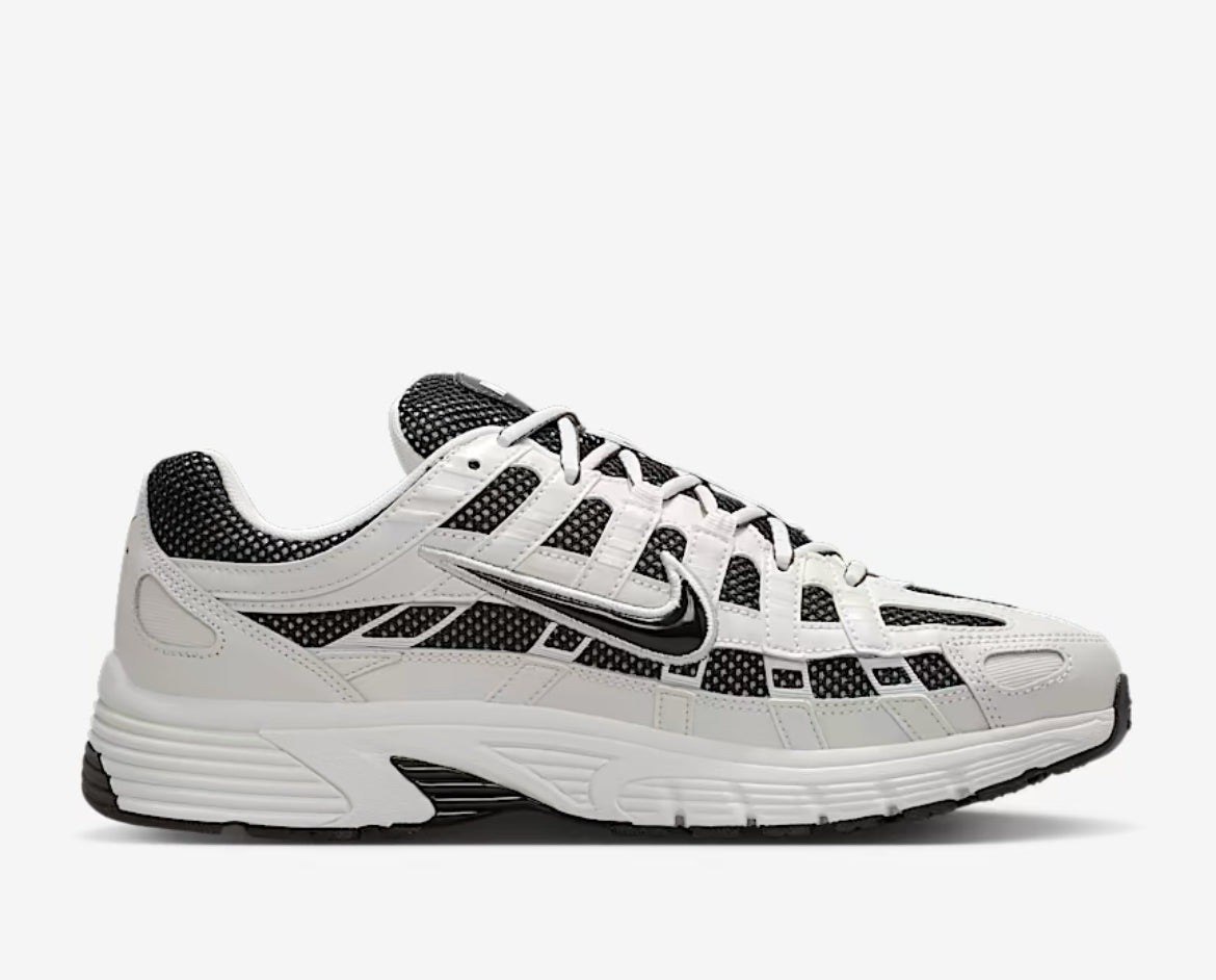 Nike P-6000 - Sail/Medium Ash/Phantom/Off-
Noir